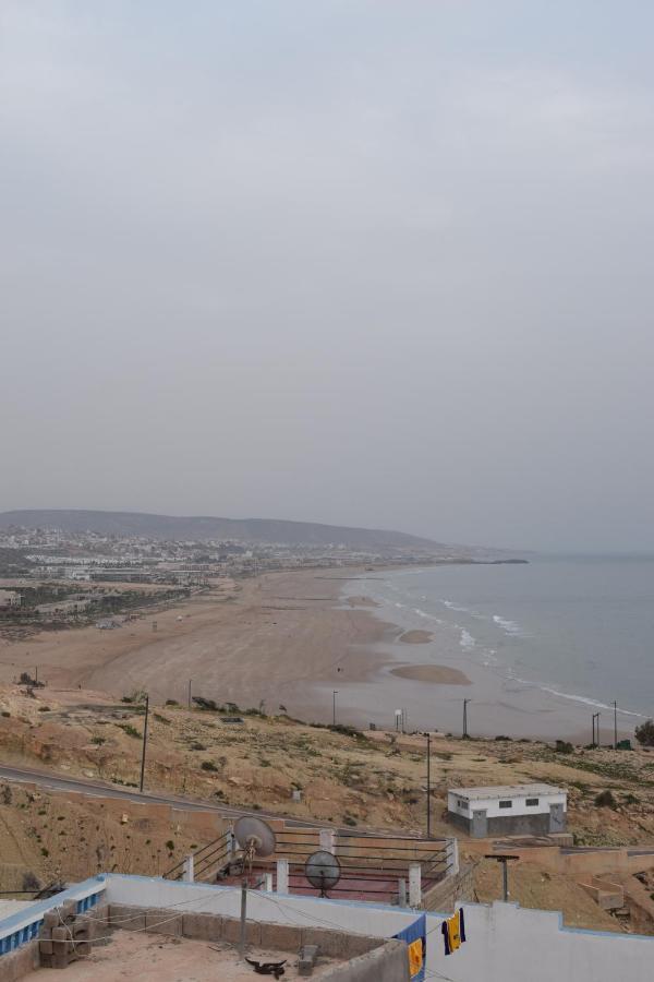 Отель Sunny Wave Taghazout Surf & Yoga Экстерьер фото