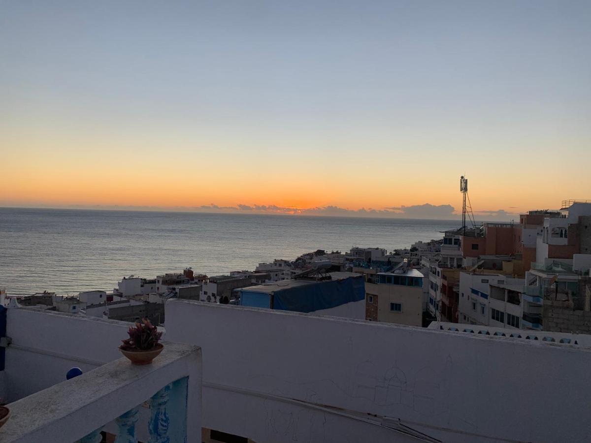 Отель Sunny Wave Taghazout Surf & Yoga Экстерьер фото