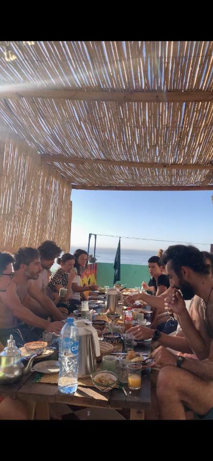 Отель Sunny Wave Taghazout Surf & Yoga Экстерьер фото