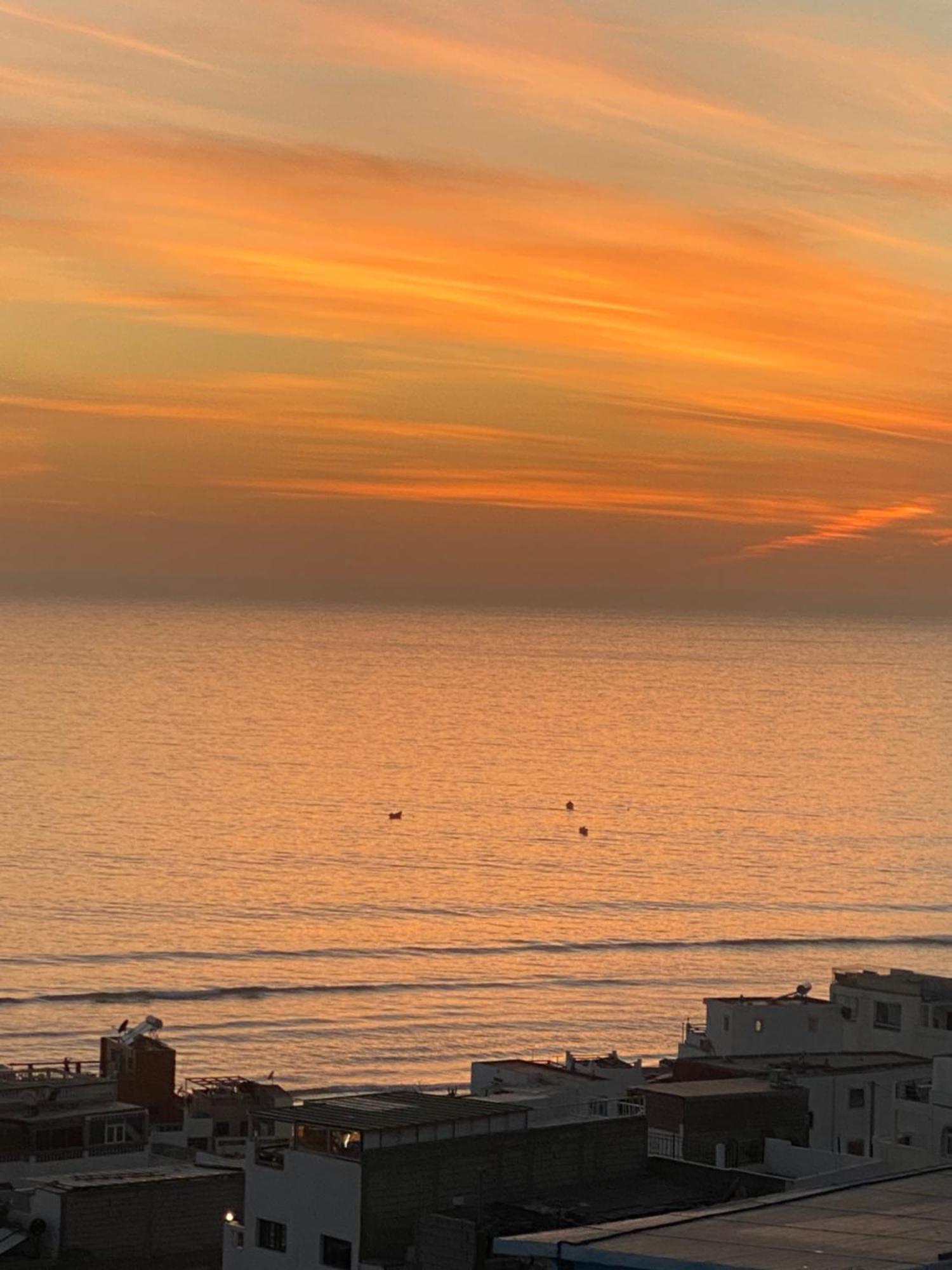 Отель Sunny Wave Taghazout Surf & Yoga Экстерьер фото