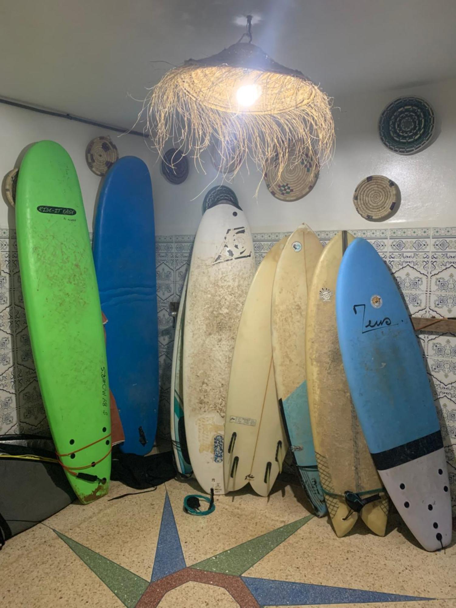 Отель Sunny Wave Taghazout Surf & Yoga Экстерьер фото